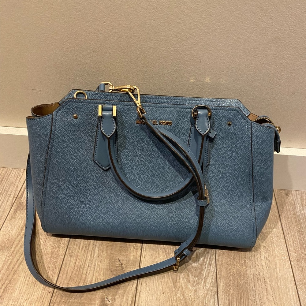Michael Kors purse and matching wallet